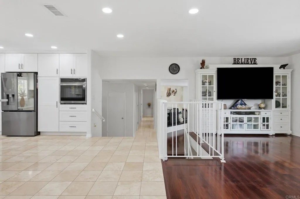 https://cdn.realtyfeed.com/cdn/127/306765247/001c41589ffc1b4670dabe00b651e3c5.webp