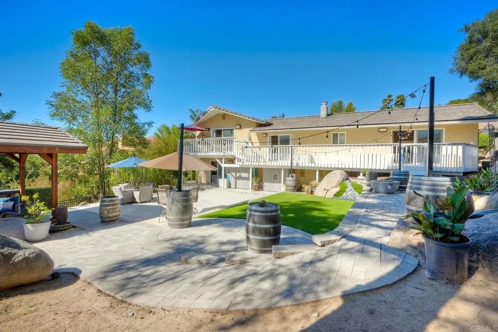 https://cdn.realtyfeed.com/cdn/127/306765247/10d7082fa51c38c30fd8f397f2541949.webp