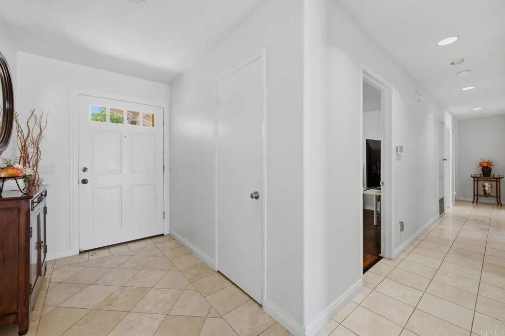 https://cdn.realtyfeed.com/cdn/127/306765247/3ceea0f38c0932faf3ddc1ee314eea42.webp