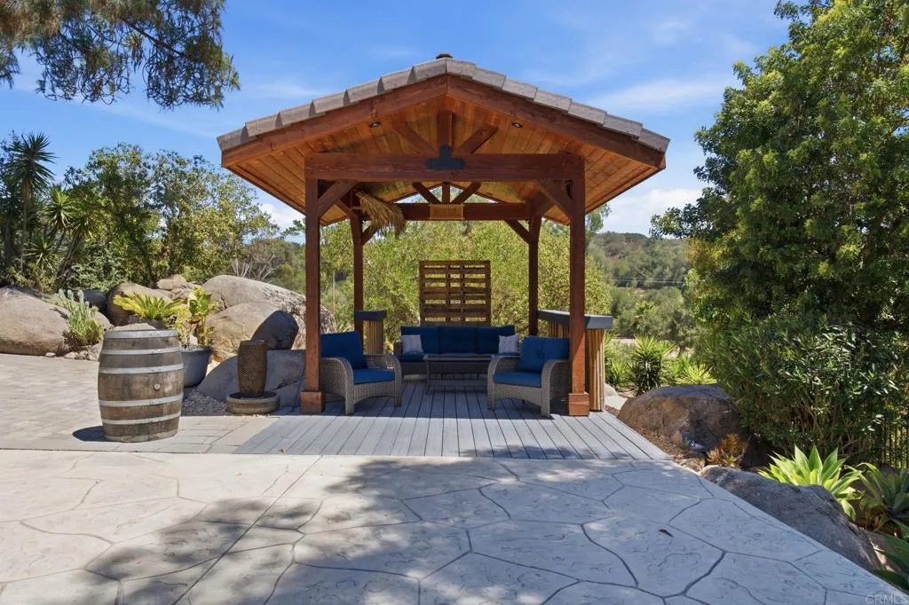 https://cdn.realtyfeed.com/cdn/127/306765247/7b13dfcfa46133cb62439eaaceec3b0a.webp