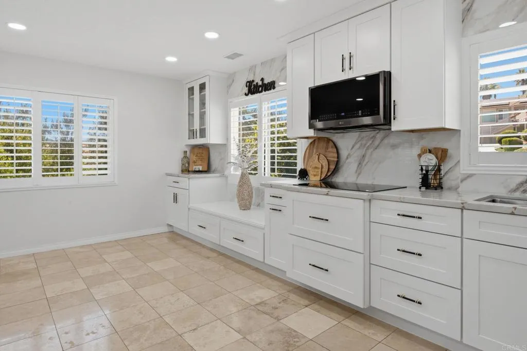 https://cdn.realtyfeed.com/cdn/127/306765247/a495eec75cf471c6a48fa474c9a363be.webp
