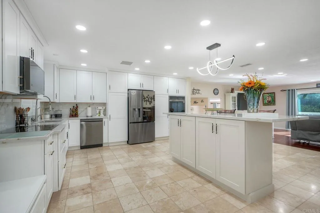 https://cdn.realtyfeed.com/cdn/127/306765247/b91ca3e5f2ad50e14d0a024dc6be9966.webp