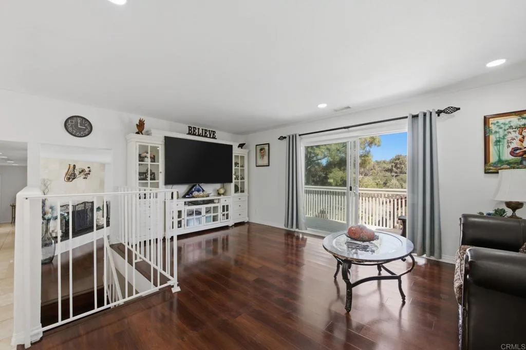 https://cdn.realtyfeed.com/cdn/127/306765247/bb8f67a259dc1a1435f15b23e8051e6d.webp