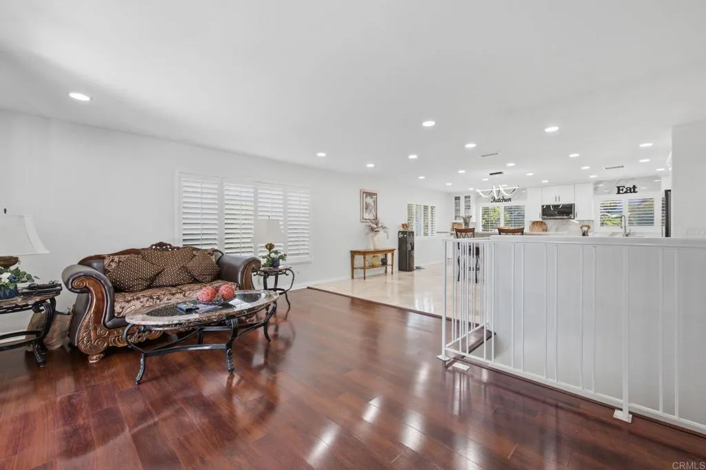 https://cdn.realtyfeed.com/cdn/127/306765247/c2f5979abc8cb7e1cdded368ef5d46df.webp