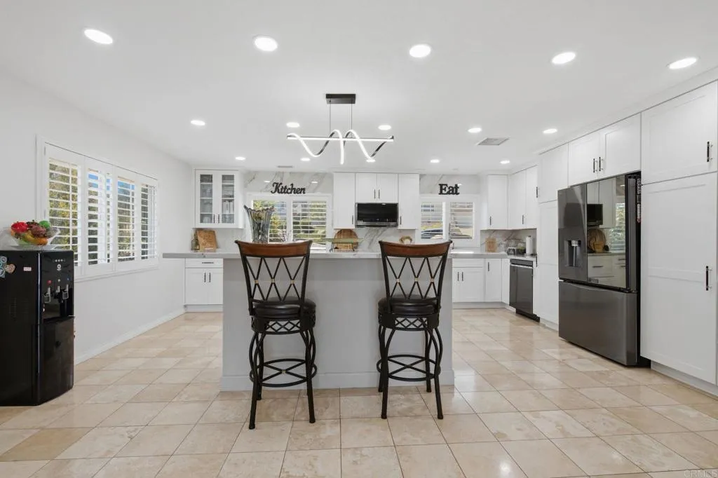 https://cdn.realtyfeed.com/cdn/127/306765247/f58078fa356a6ad70bbe348d4efd006a.webp