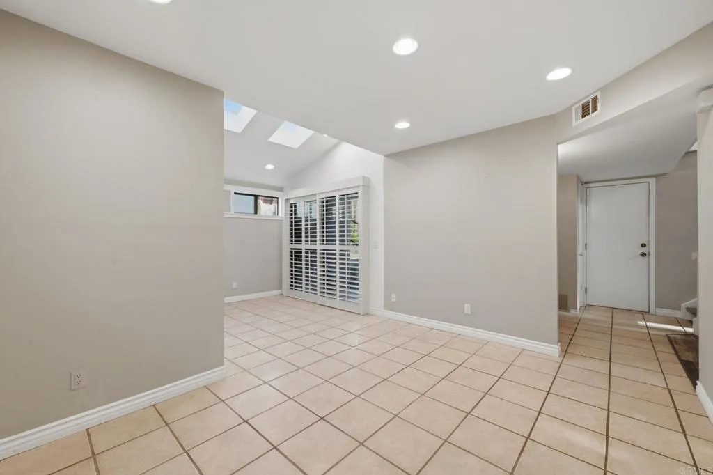 https://cdn.realtyfeed.com/cdn/127/306765257/abef3df6cfec3bc24b48851e8adc42b5.webp