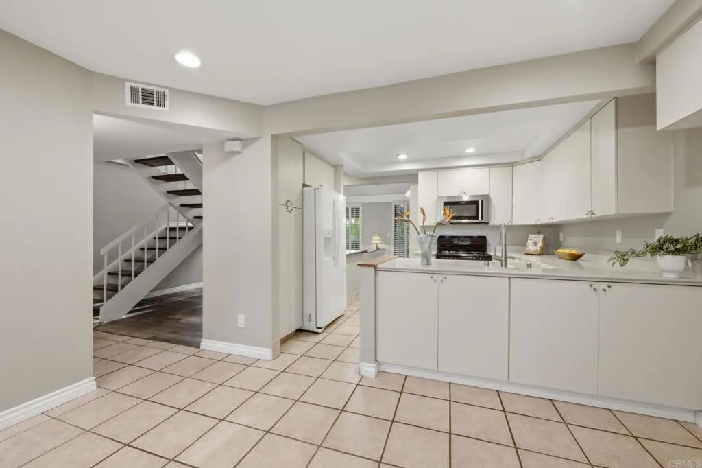https://cdn.realtyfeed.com/cdn/127/306765257/bec9f79dd1ae844da91ad0dfa78f5e5a.webp
