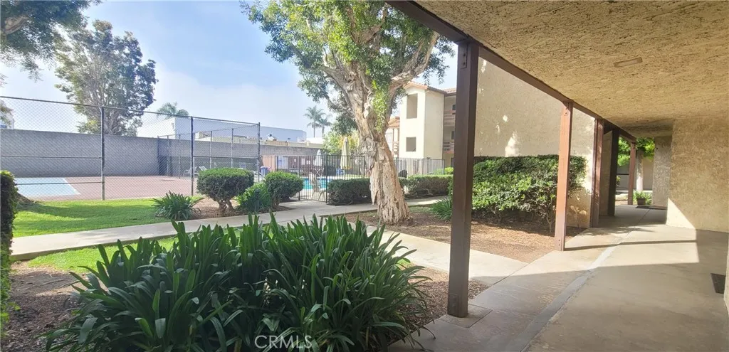 7735 Newman Avenue Unit 104, Huntington Beach, CA 92647 - Photo 5 of 12, Huntington Beach, CA