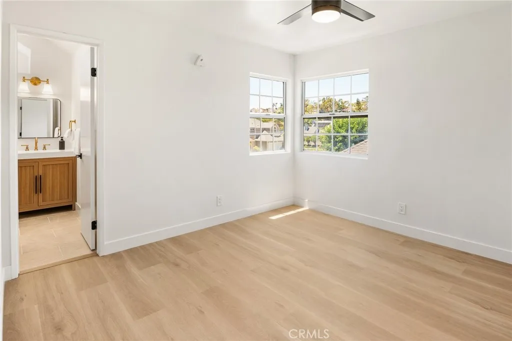 https://cdn.realtyfeed.com/cdn/127/306765315/33cf7ffb6614247b06c9ad24cdf1bd39.webp
