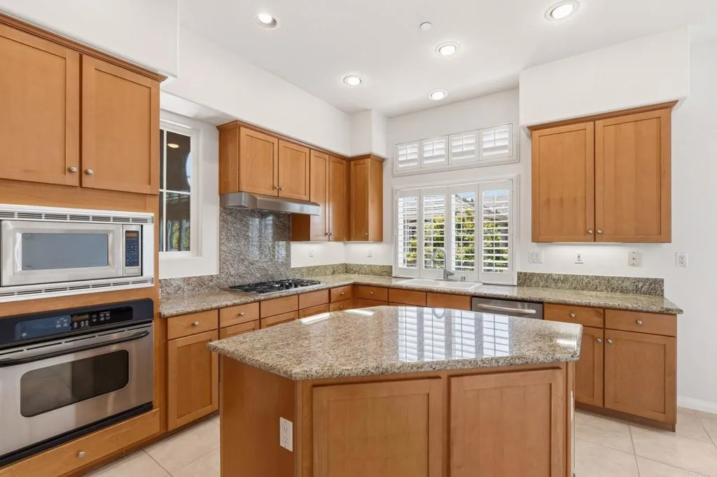 https://cdn.realtyfeed.com/cdn/127/306765385/2a9372df8dc9896b46058be7053766ec.webp