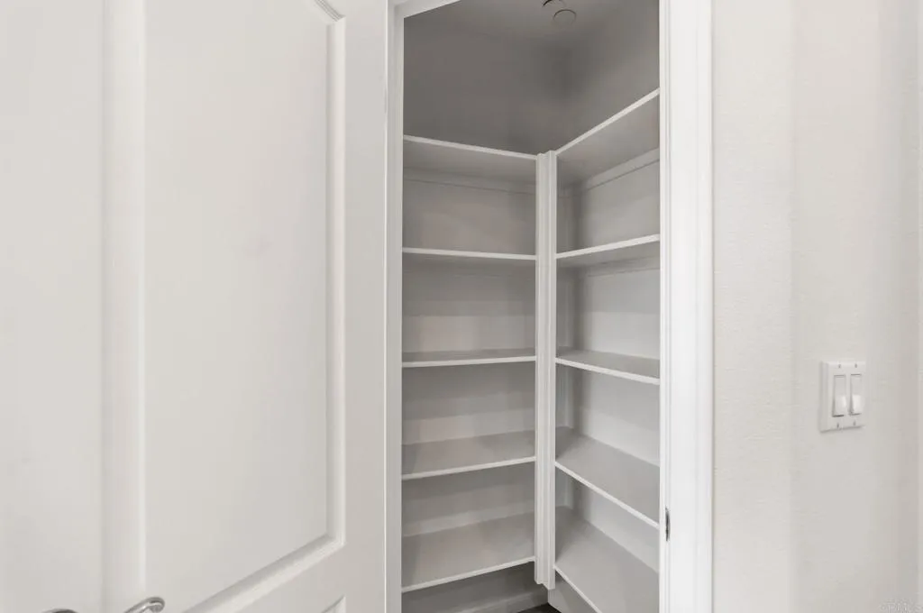 https://cdn.realtyfeed.com/cdn/127/306765385/3262278b9d5a34370dcb84d057fd9904.webp