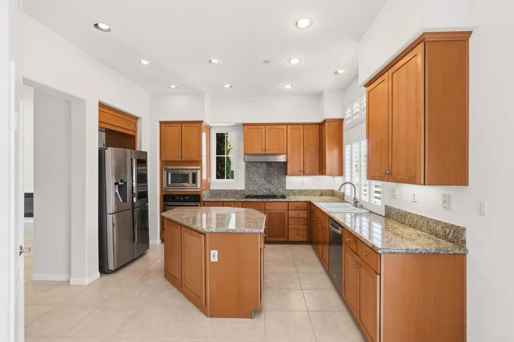 https://cdn.realtyfeed.com/cdn/127/306765385/d8c3634e7afc6749f6fe78f04c7d444f.webp