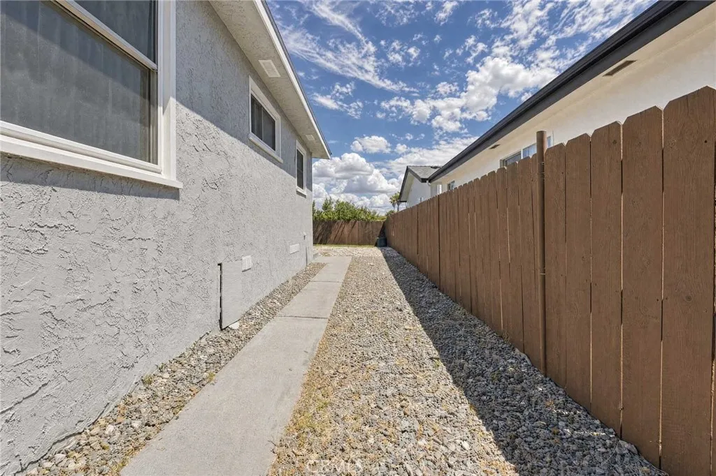 https://cdn.realtyfeed.com/cdn/127/306765400/13aecb651f21314634b00c9c06fda4a6.webp