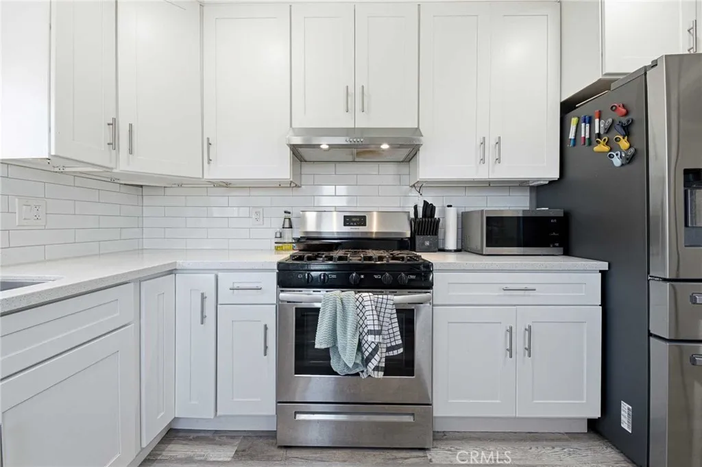 https://cdn.realtyfeed.com/cdn/127/306765400/1cb4b40d7cf1443983dd459c4abca367.webp