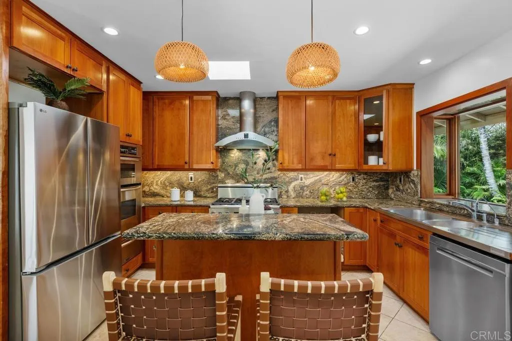 https://cdn.realtyfeed.com/cdn/127/306765413/c04fc3688359e3672e81bfe404c807fb.webp
