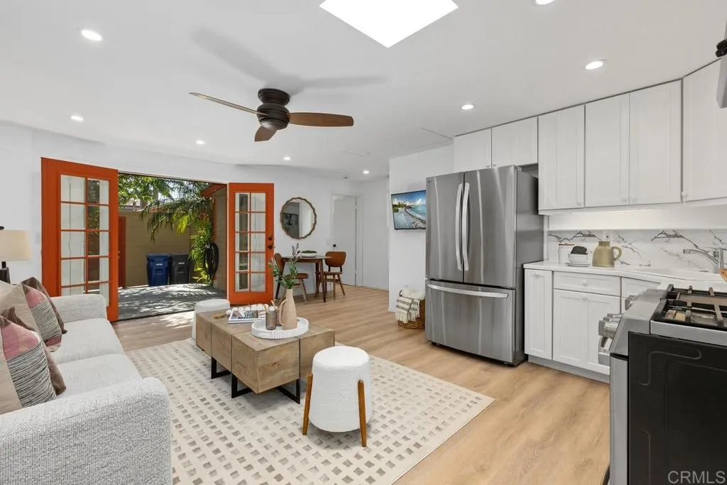 https://cdn.realtyfeed.com/cdn/127/306765413/c2d642f13215f4010bb81d64dbb479b8.webp