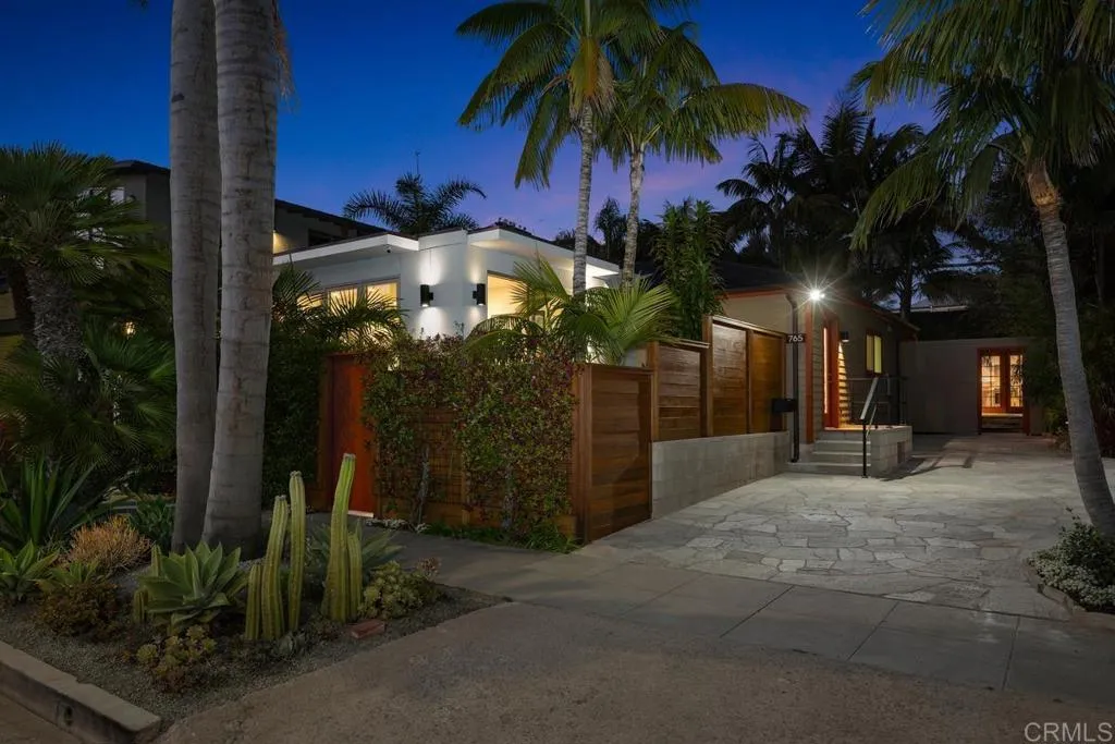 https://cdn.realtyfeed.com/cdn/127/306765413/c6589bfa1b59fa8407fcb749c9789fc6.webp