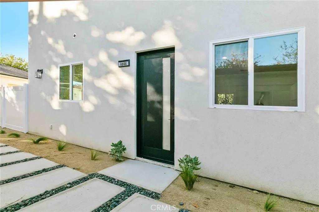 6846 Cedros Avenue, Van Nuys, CA 91405 - Photo 2 of 27, Van Nuys, CA