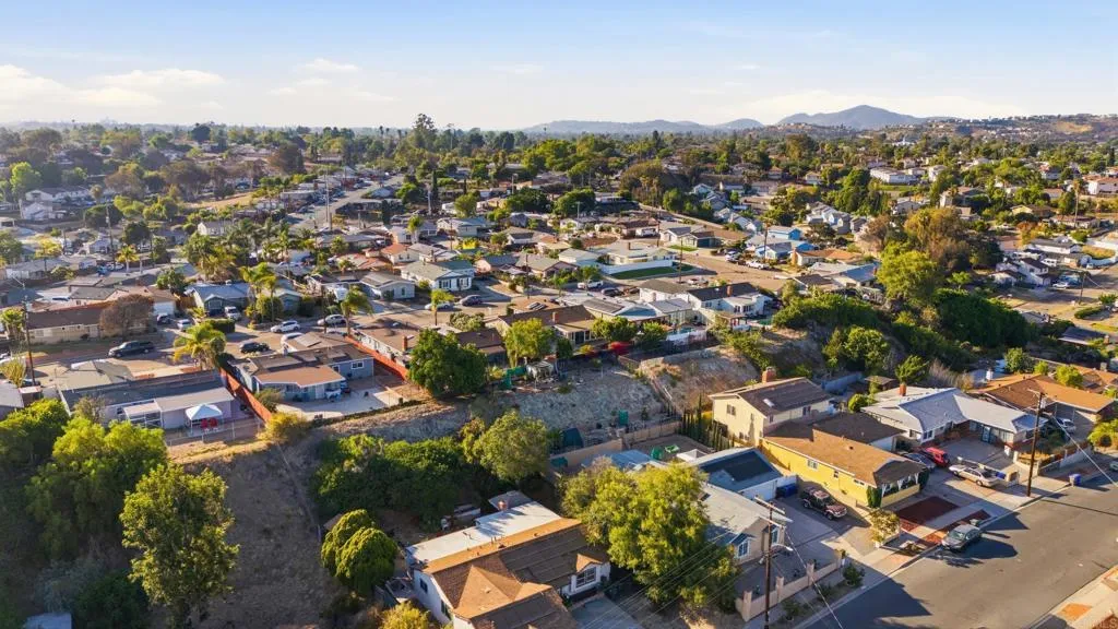 https://cdn.realtyfeed.com/cdn/127/306765631/d8fed94fd7cfe834ef08d272a5ef3abd.webp
