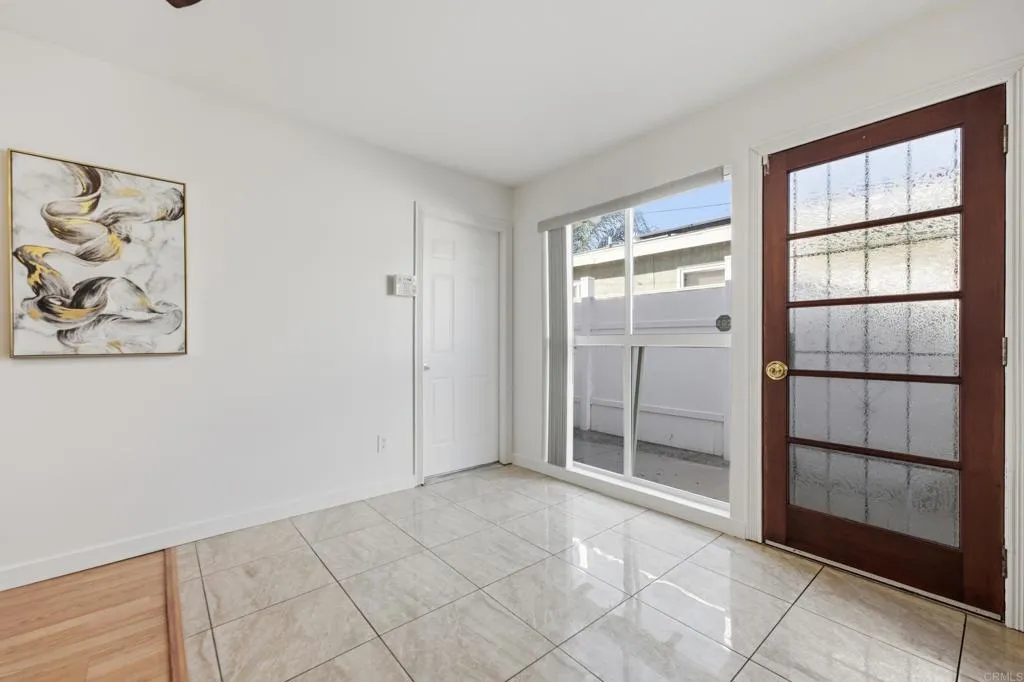 https://cdn.realtyfeed.com/cdn/127/306765631/dbf55a612d9e5a6417d1495eab9bd327.webp