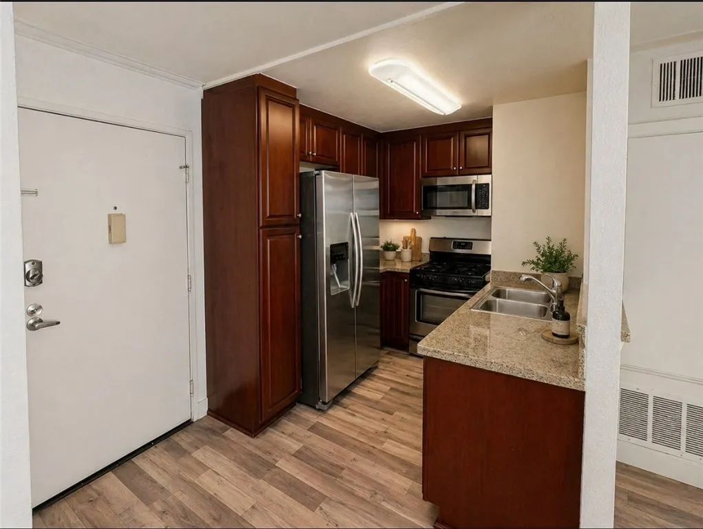 5550 Owensmouth, Woodland Hills, CA 91367 - Photo 4 of 30, Woodland Hills, CA