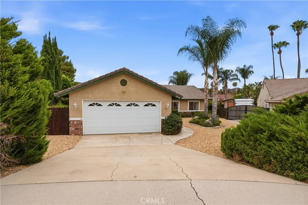 30904 Long Point Drive, Canyon Lake, CA 92587 - Photo 4 of 46, Canyon Lake, CA