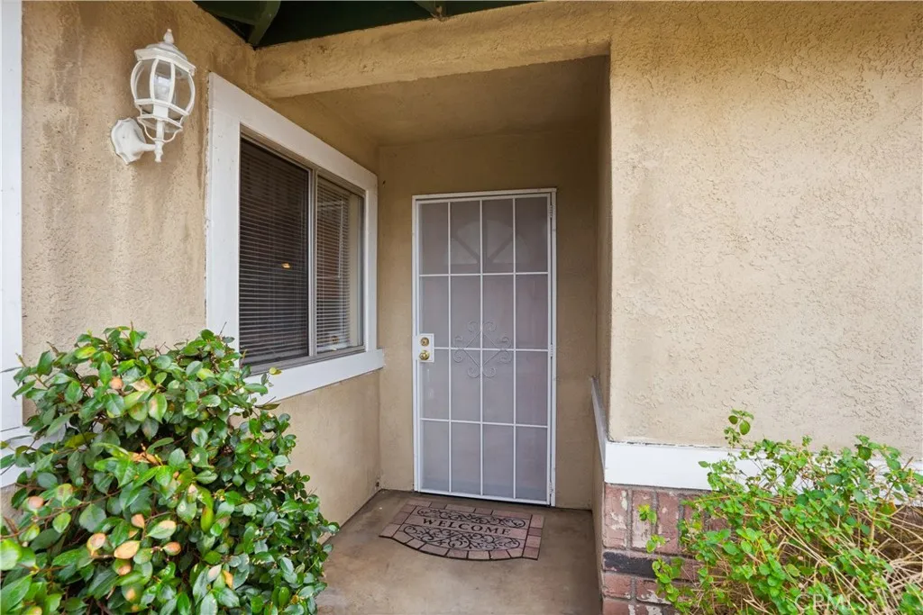 30904 Long Point Drive, Canyon Lake, CA 92587 - Photo 5 of 46, Canyon Lake, CA
