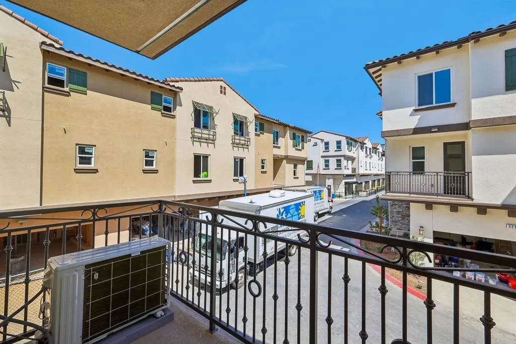https://cdn.realtyfeed.com/cdn/127/306765708/425dae659f634b3a575ee0087172cf98.webp