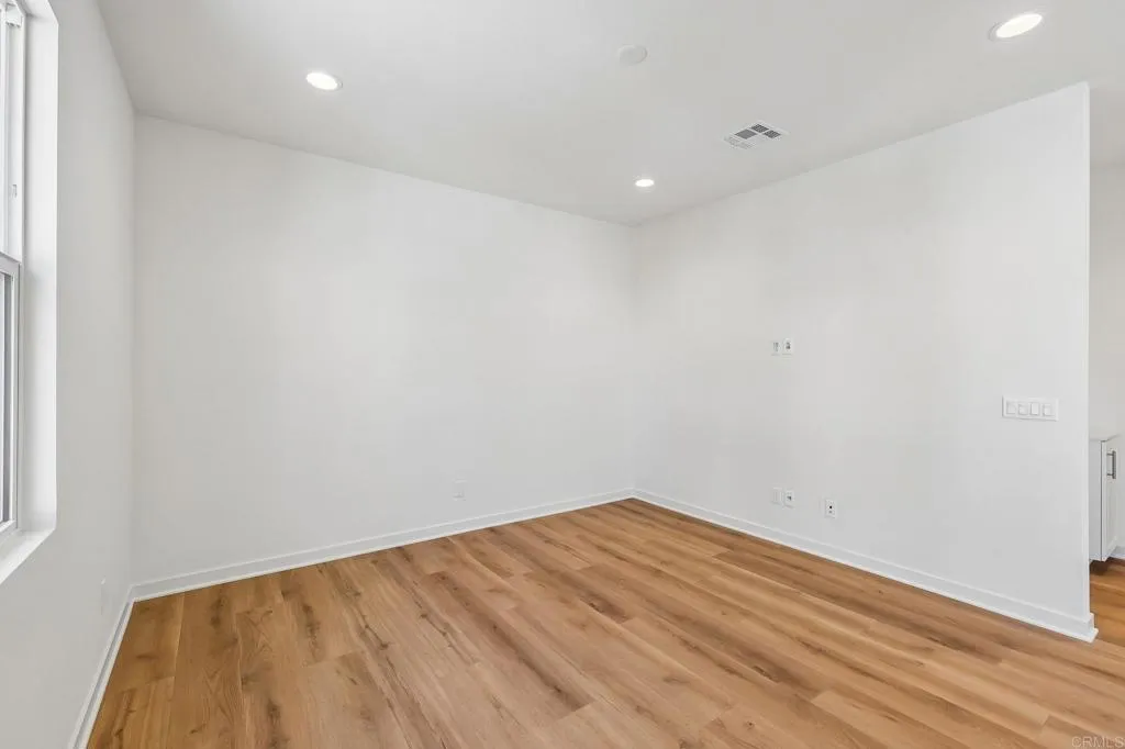 https://cdn.realtyfeed.com/cdn/127/306765708/844aba02508f698f943bf4fc6e65ea60.webp