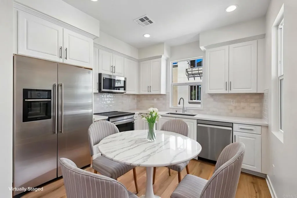 https://cdn.realtyfeed.com/cdn/127/306765708/bb8080cc7fb883918aae1ed162cd0fb0.webp