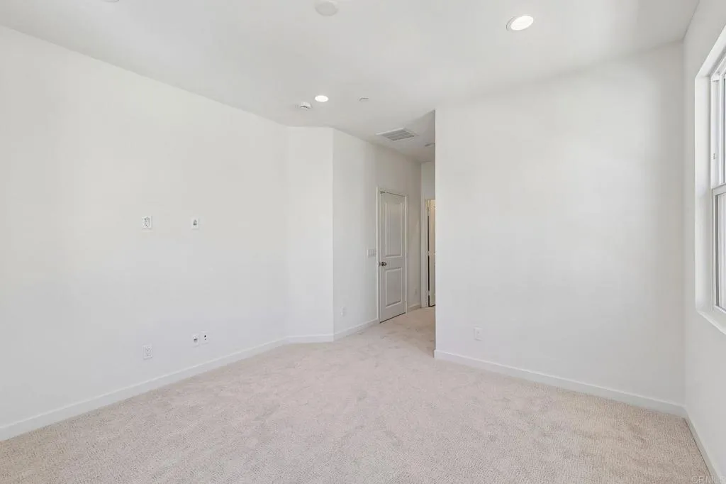 https://cdn.realtyfeed.com/cdn/127/306765708/de8c148fe6edf004a7846ed549a5d39e.webp