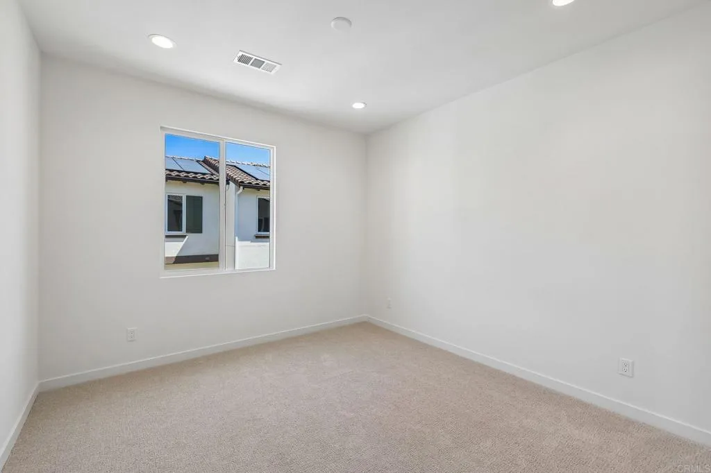 https://cdn.realtyfeed.com/cdn/127/306765708/e51295accd4d8e56651fdb3b266be787.webp