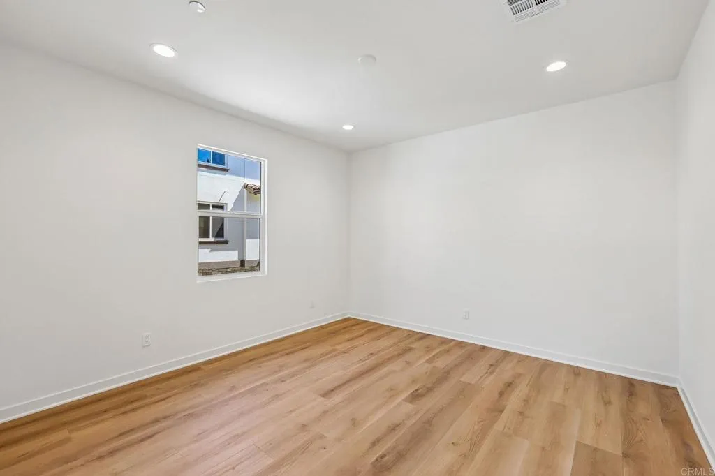 https://cdn.realtyfeed.com/cdn/127/306765708/f2dd501cdf4ce8a064f0ce24cb9deecd.webp