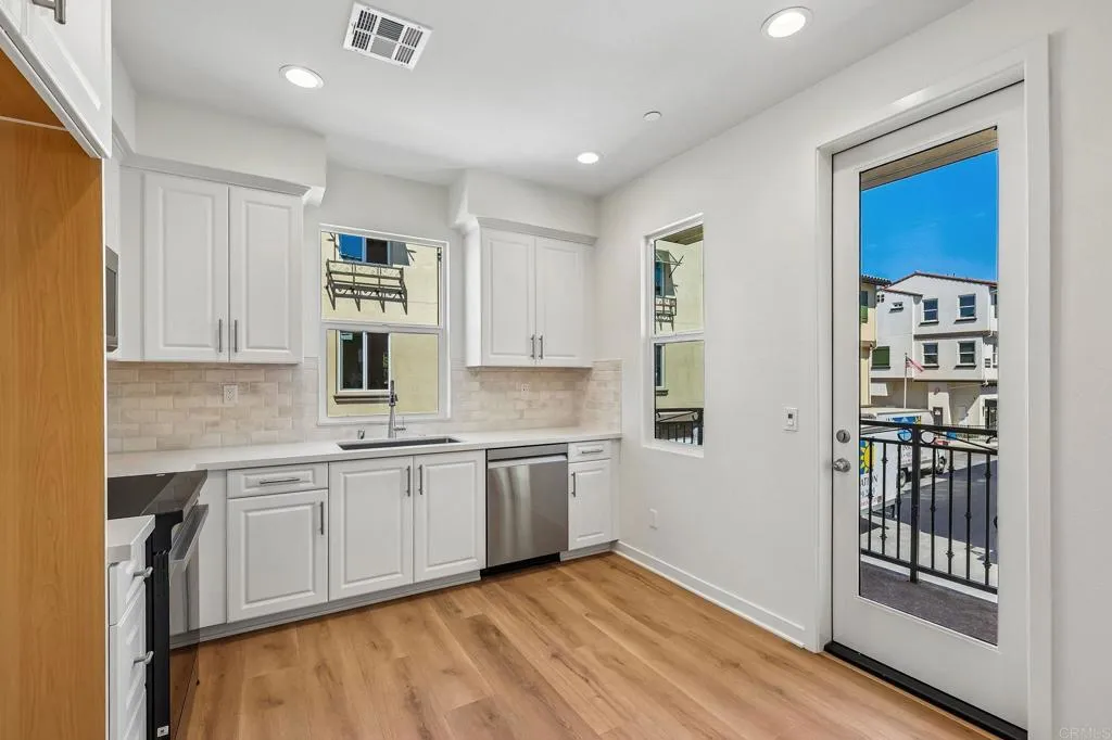 https://cdn.realtyfeed.com/cdn/127/306765708/f86b8bfb9b76e98f0b078036f76f228f.webp