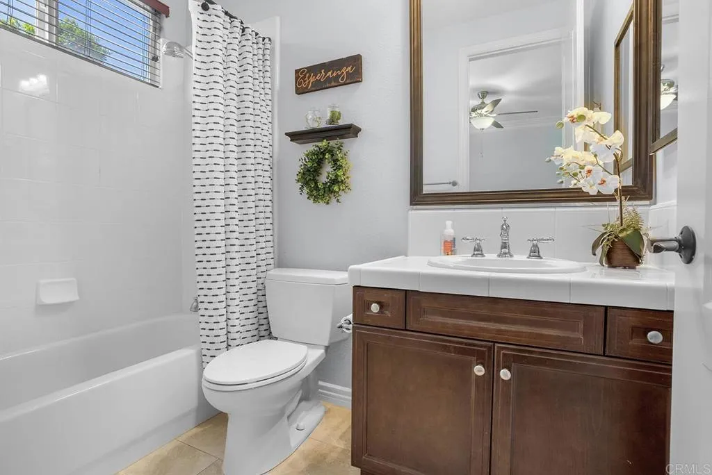 https://cdn.realtyfeed.com/cdn/127/306765712/8fa308b49fb710a5752e3a04fdb2fc1b.webp