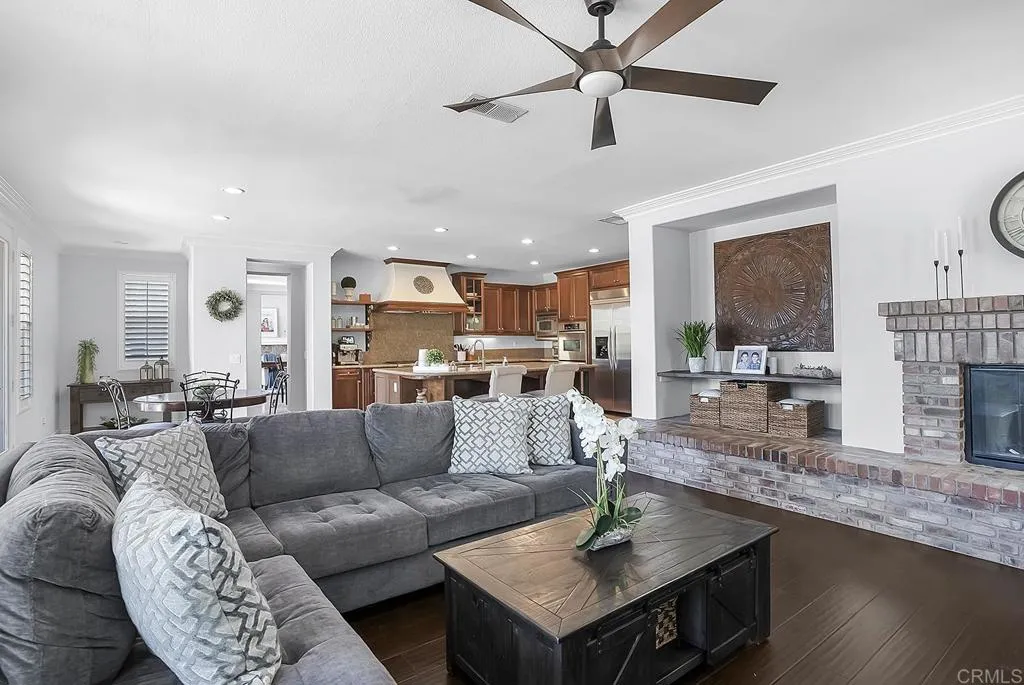 https://cdn.realtyfeed.com/cdn/127/306765712/bf7b5a858a5e673c2680dffaf0ea8d2f.webp