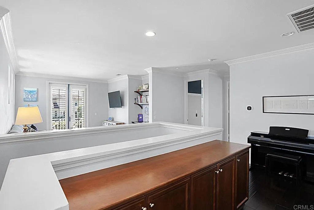https://cdn.realtyfeed.com/cdn/127/306765712/c44e4ab8bdd22aba7469f0ef9e80b2b8.webp