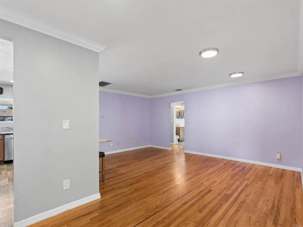 https://cdn.realtyfeed.com/cdn/127/306765812/03fd4f13358e1108eb36185169dbc5fb.webp