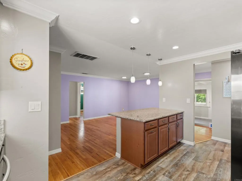 https://cdn.realtyfeed.com/cdn/127/306765812/0c39d973b7426d6930a1f32b8da1d7a5.webp