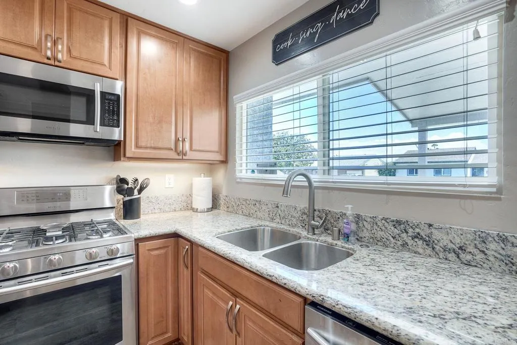 https://cdn.realtyfeed.com/cdn/127/306765812/40b92839b02ab73530c8a8428f475b2a.webp