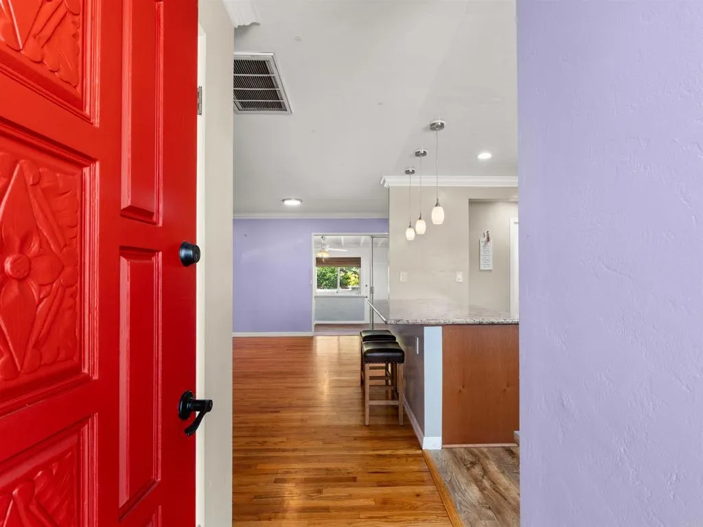 https://cdn.realtyfeed.com/cdn/127/306765812/d2ce63e18ad5e1b24971a067b741343a.webp