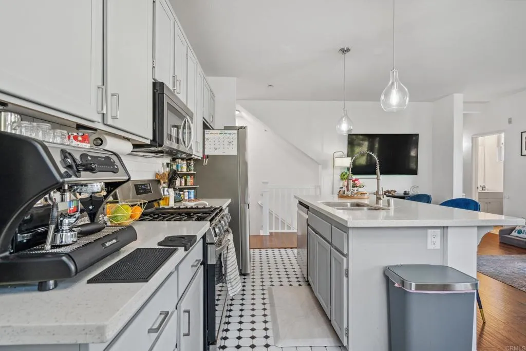 https://cdn.realtyfeed.com/cdn/127/306765815/94ec13ae71d59e0cf4c7b7ac06f58891.webp