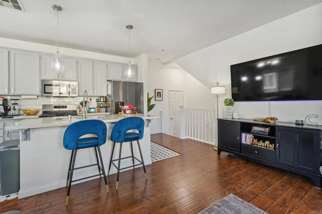 https://cdn.realtyfeed.com/cdn/127/306765815/fbc1c8e5413140567752da27f8c36b56.webp
