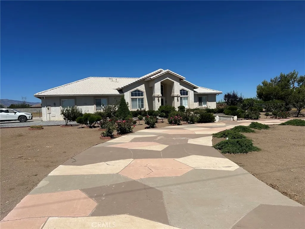 9408 La Cadena Avenue, Oak Hills, CA 92344 - Photo 3 of 19, Oak Hills, CA