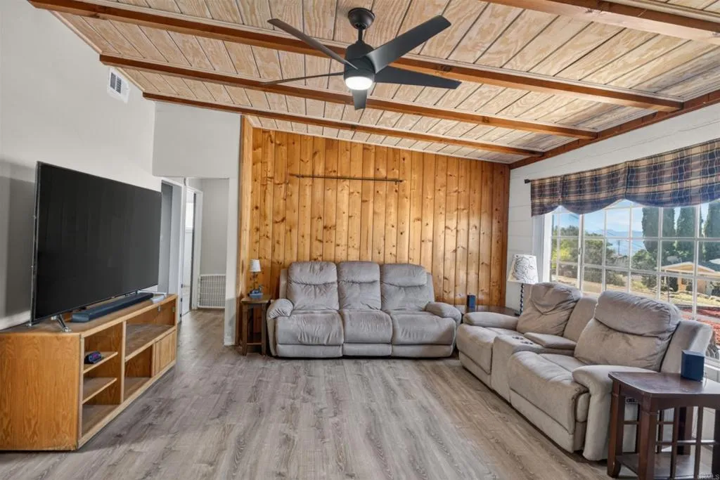 https://cdn.realtyfeed.com/cdn/127/306765883/3a3d0f1cbd71121e97b4fcdd8e6e1840.webp