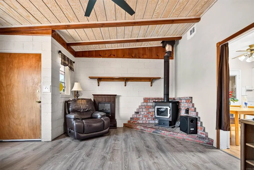 https://cdn.realtyfeed.com/cdn/127/306765883/e882dc4fa5ce6a44c9f710f42f556c05.webp