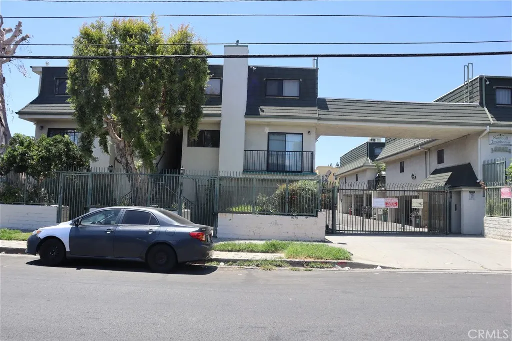 9047 Langdon, Los Angeles, CA 91343 - Photo 2 of 6, Los Angeles, CA