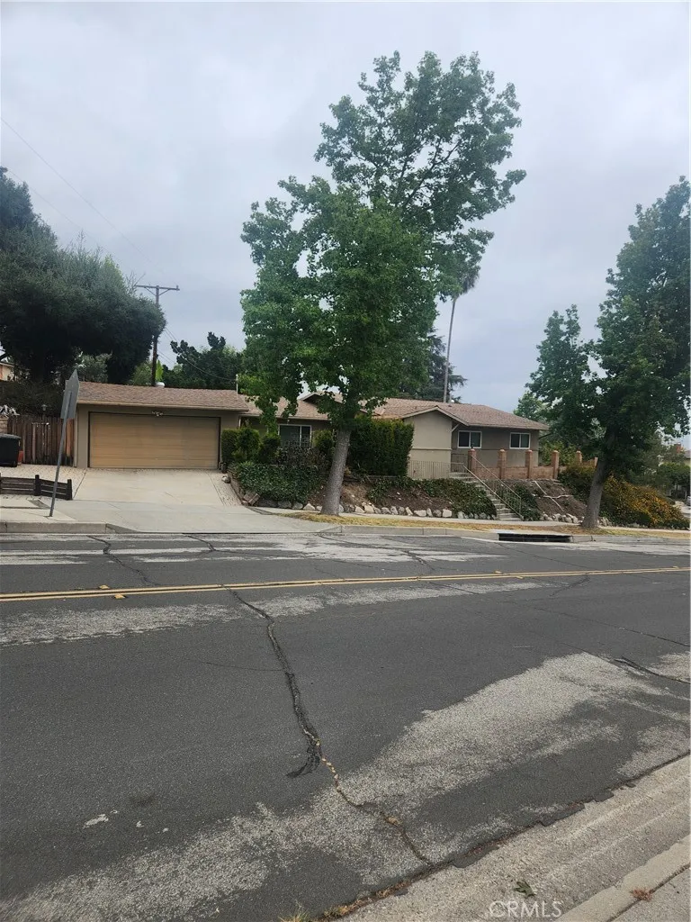 4600 Lauderdale Ave., La Crescenta, CA 91212 - Main photo, La Crescenta, CA