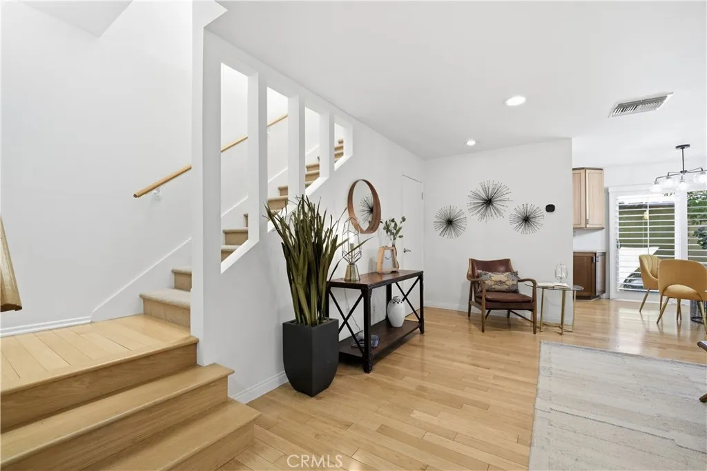11138 Aqua Vista Unit 17, Studio City, CA 91602 - Photo 3 of 29, Studio City, CA