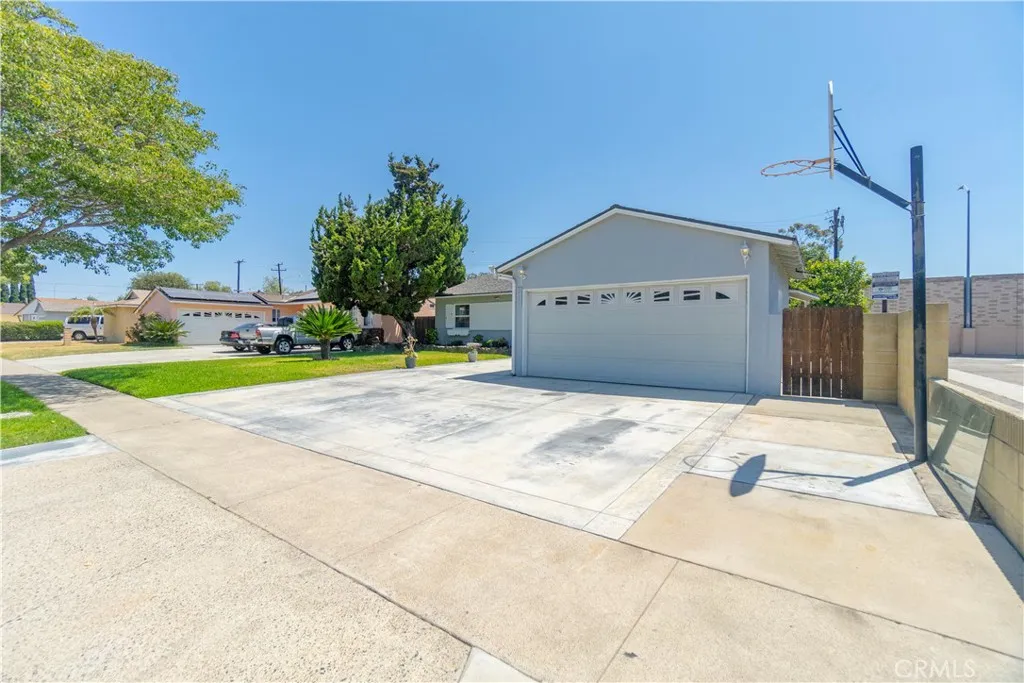 2501 Deodar, Santa Ana, CA 92705 - Photo 3 of 50, Santa Ana, CA